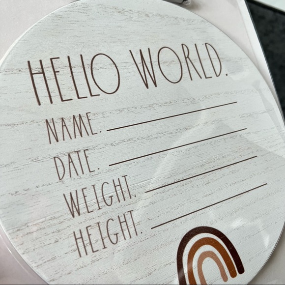 NWT Rae Dunn ‘Hello World’ Birth Announcement Board - Picture 2 of 6